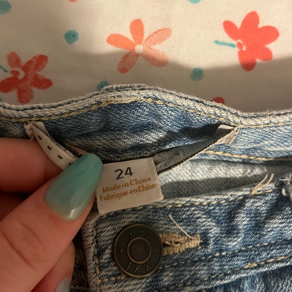 Forever 21 Jean shorts size 24 waist - Picture 2 of 4
